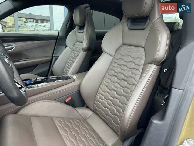 Зеленый Ауди e-tron GT, объемом двигателя 0 л и пробегом 52 тыс. км за 63700 $, фото 19 на Automoto.ua
