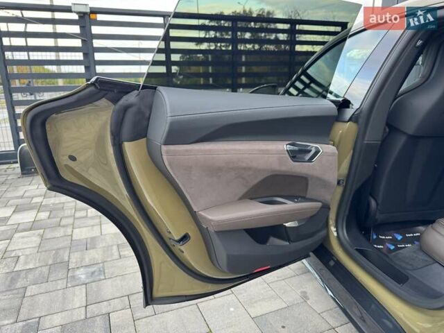 Зеленый Ауди e-tron GT, объемом двигателя 0 л и пробегом 52 тыс. км за 63700 $, фото 28 на Automoto.ua