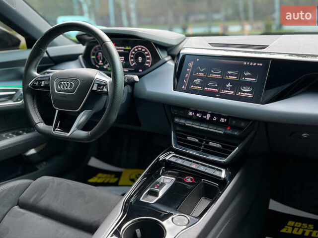 Зеленый Ауди e-tron GT, объемом двигателя 0 л и пробегом 36 тыс. км за 59000 $, фото 17 на Automoto.ua