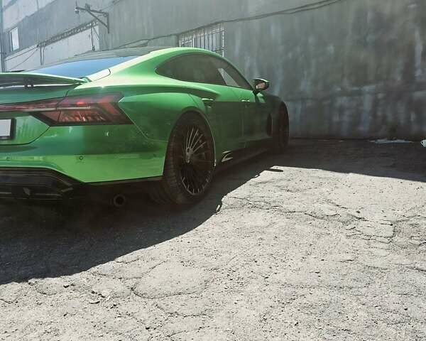 Зеленый Ауди e-tron GT, объемом двигателя 0 л и пробегом 96 тыс. км за 60000 $, фото 1 на Automoto.ua