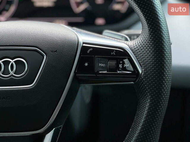 Зеленый Ауди e-tron GT, объемом двигателя 0 л и пробегом 36 тыс. км за 59000 $, фото 21 на Automoto.ua