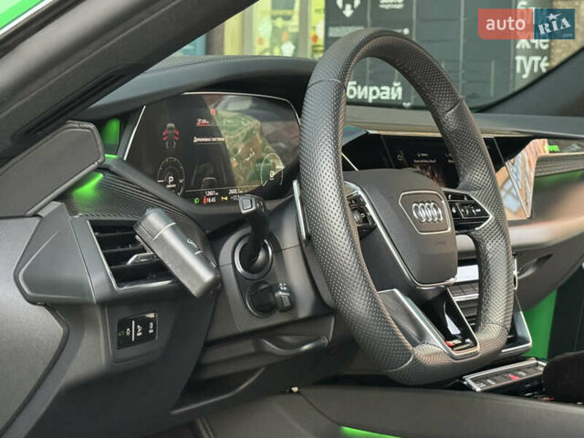 Зеленый Ауди e-tron GT, объемом двигателя 0 л и пробегом 12 тыс. км за 93500 $, фото 38 на Automoto.ua