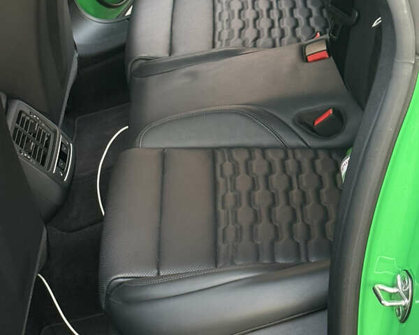 Зеленый Ауди e-tron GT, объемом двигателя 0 л и пробегом 12 тыс. км за 93500 $, фото 33 на Automoto.ua