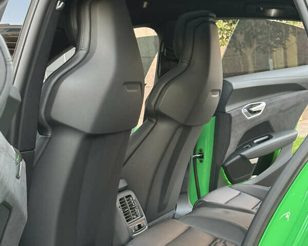 Зеленый Ауди e-tron GT, объемом двигателя 0 л и пробегом 12 тыс. км за 93500 $, фото 34 на Automoto.ua