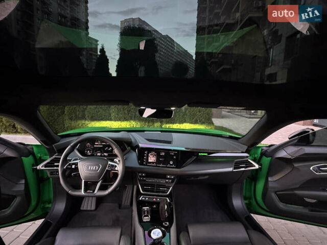 Зеленый Ауди e-tron GT, объемом двигателя 0 л и пробегом 12 тыс. км за 93500 $, фото 24 на Automoto.ua