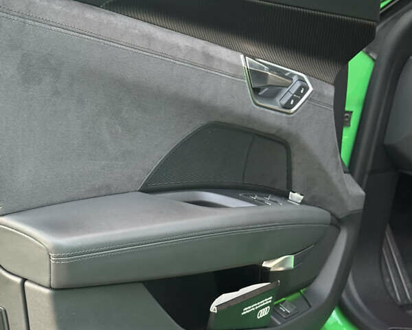 Зеленый Ауди e-tron GT, объемом двигателя 0 л и пробегом 12 тыс. км за 93500 $, фото 35 на Automoto.ua