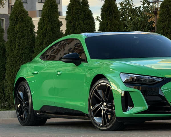 Зеленый Ауди e-tron GT, объемом двигателя 0 л и пробегом 12 тыс. км за 93500 $, фото 5 на Automoto.ua