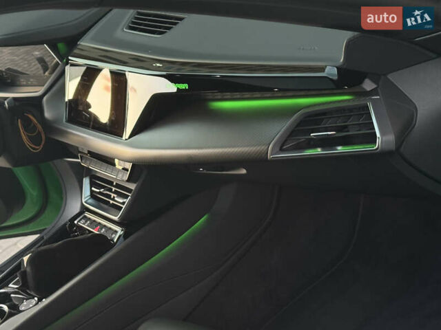 Зеленый Ауди e-tron GT, объемом двигателя 0 л и пробегом 12 тыс. км за 93500 $, фото 31 на Automoto.ua