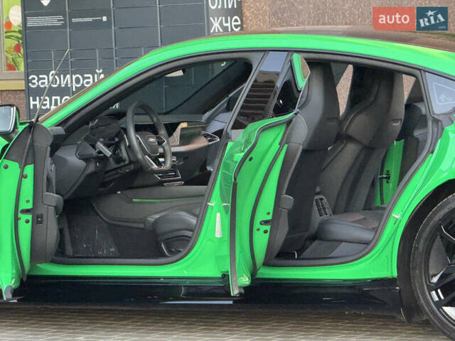 Зеленый Ауди e-tron GT, объемом двигателя 0 л и пробегом 12 тыс. км за 93500 $, фото 16 на Automoto.ua