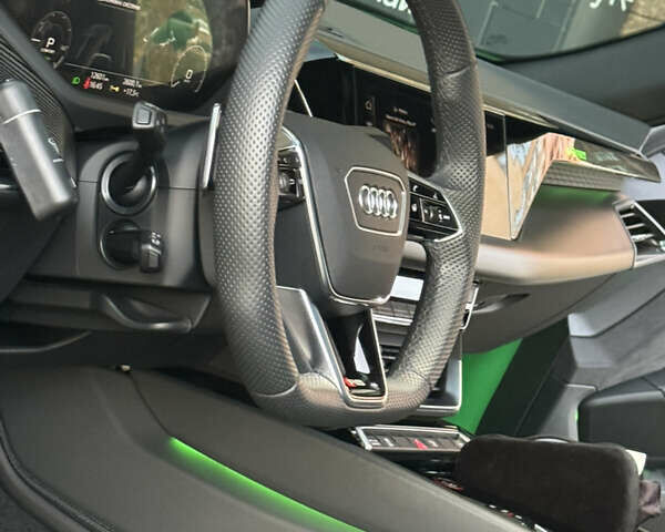 Зеленый Ауди e-tron GT, объемом двигателя 0 л и пробегом 12 тыс. км за 93500 $, фото 37 на Automoto.ua
