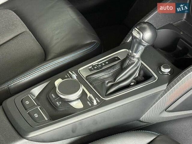 Белый Ауди Q2L e-tron, объемом двигателя 0 л и пробегом 60 тыс. км за 18490 $, фото 17 на Automoto.ua