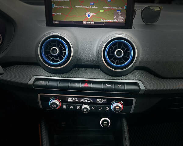 Білий Ауді Q2L e-tron, об'ємом двигуна 0 л та пробігом 60 тис. км за 23000 $, фото 13 на Automoto.ua