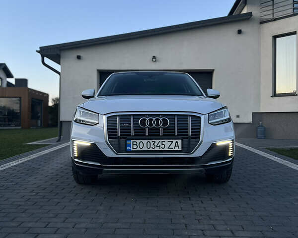 Белый Ауди Q2L e-tron, объемом двигателя 0 л и пробегом 64 тыс. км за 24000 $, фото 2 на Automoto.ua