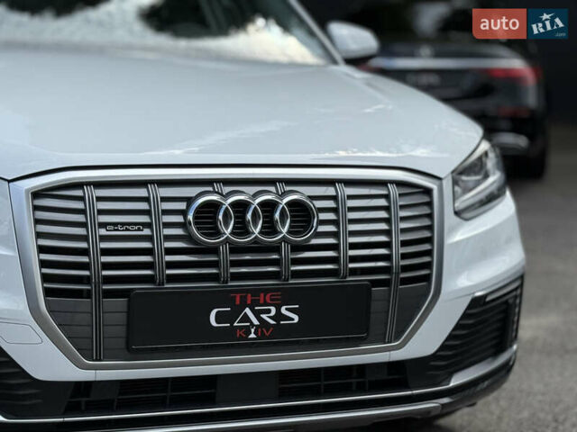 Белый Ауди Q2L e-tron, объемом двигателя 0 л и пробегом 31 тыс. км за 20000 $, фото 6 на Automoto.ua