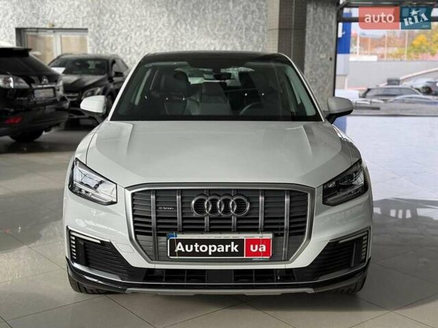 Белый Ауди Q2L e-tron, объемом двигателя 0 л и пробегом 60 тыс. км за 18490 $, фото 1 на Automoto.ua