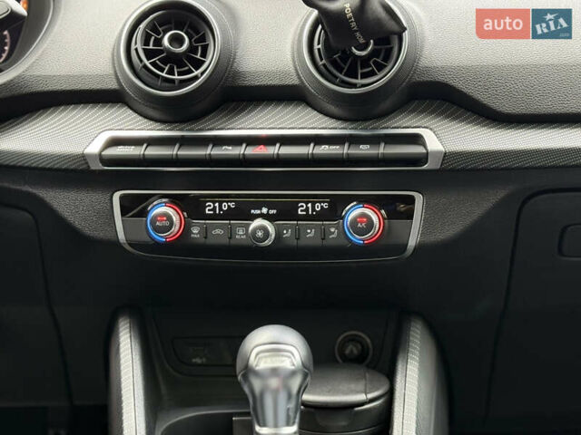 Белый Ауди Q2L e-tron, объемом двигателя 0 л и пробегом 31 тыс. км за 20000 $, фото 20 на Automoto.ua