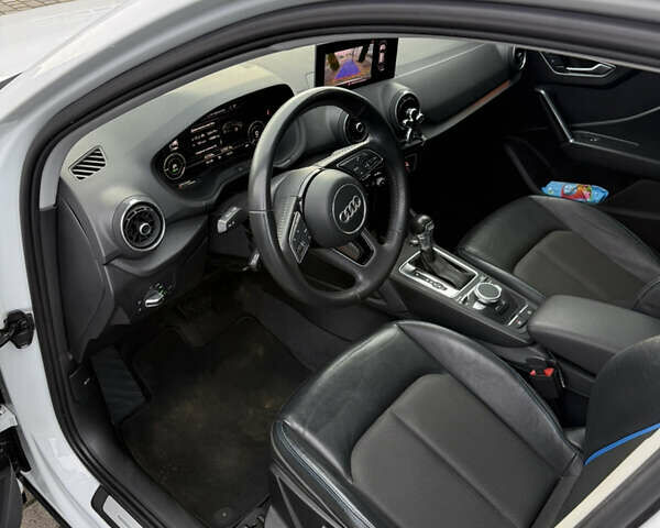 Білий Ауді Q2L e-tron, об'ємом двигуна 0 л та пробігом 62 тис. км за 18500 $, фото 8 на Automoto.ua