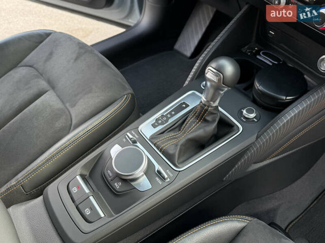 Серый Ауди Q2L e-tron, объемом двигателя 0 л и пробегом 17 тыс. км за 23950 $, фото 75 на Automoto.ua