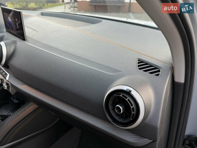 Серый Ауди Q2L e-tron, объемом двигателя 0 л и пробегом 17 тыс. км за 23950 $, фото 74 на Automoto.ua