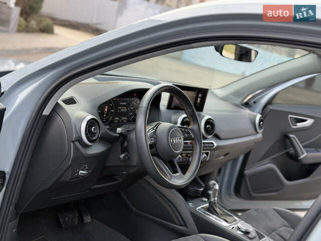 Серый Ауди Q2L e-tron, объемом двигателя 0 л и пробегом 17 тыс. км за 23950 $, фото 53 на Automoto.ua