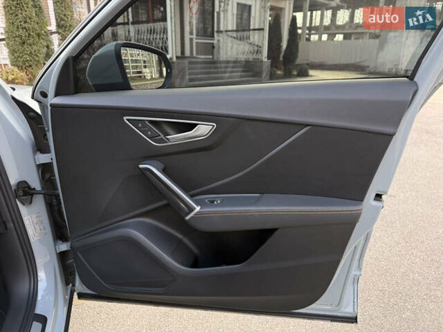 Серый Ауди Q2L e-tron, объемом двигателя 0 л и пробегом 17 тыс. км за 23950 $, фото 73 на Automoto.ua