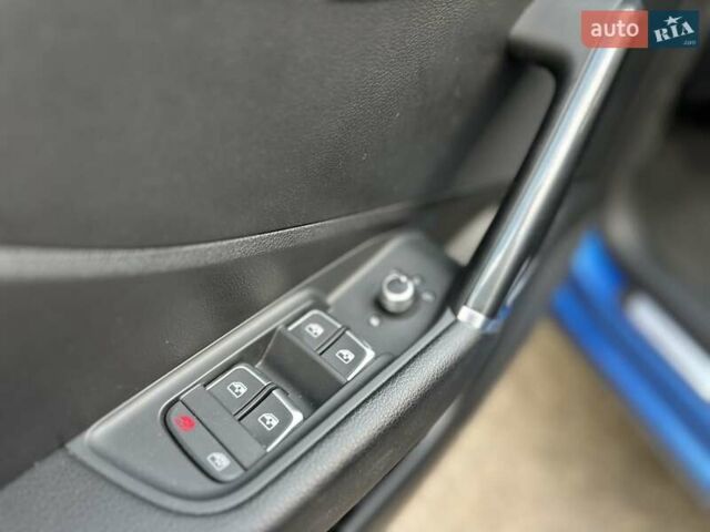 Синій Ауді Q2L e-tron, об'ємом двигуна 0 л та пробігом 14 тис. км за 27500 $, фото 26 на Automoto.ua