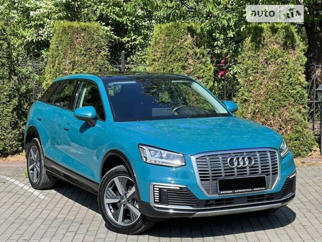 Зелений Ауді Q2L e-tron, об'ємом двигуна 0 л та пробігом 16 тис. км за 24900 $, фото 2 на Automoto.ua