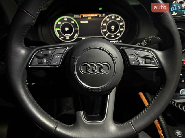 Зелений Ауді Q2L e-tron, об'ємом двигуна 0 л та пробігом 27 тис. км за 22000 $, фото 19 на Automoto.ua