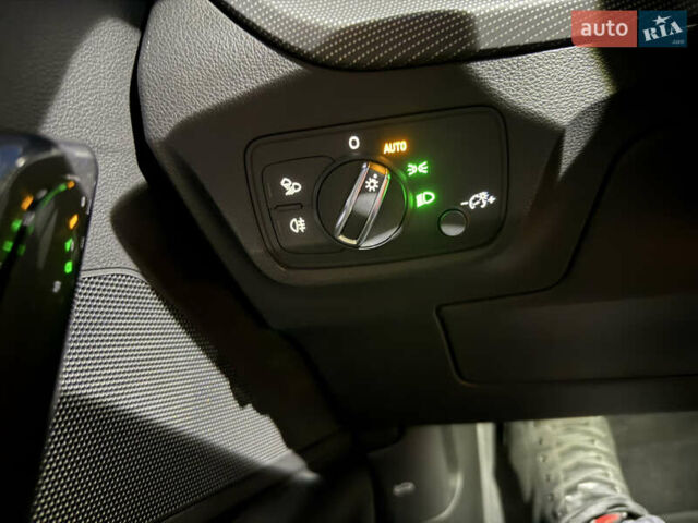 Зелений Ауді Q2L e-tron, об'ємом двигуна 0 л та пробігом 27 тис. км за 22000 $, фото 17 на Automoto.ua