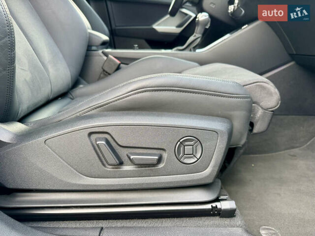 Сірий Ауді Q3 Sportback, об'ємом двигуна 1.5 л та пробігом 23 тис. км за 41900 $, фото 45 на Automoto.ua