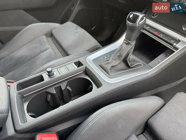 Сірий Ауді Q3 Sportback, об'ємом двигуна 1.5 л та пробігом 23 тис. км за 41900 $, фото 53 на Automoto.ua