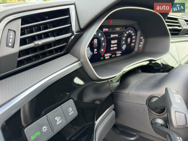 Сірий Ауді Q3 Sportback, об'ємом двигуна 1.5 л та пробігом 23 тис. км за 41900 $, фото 29 на Automoto.ua