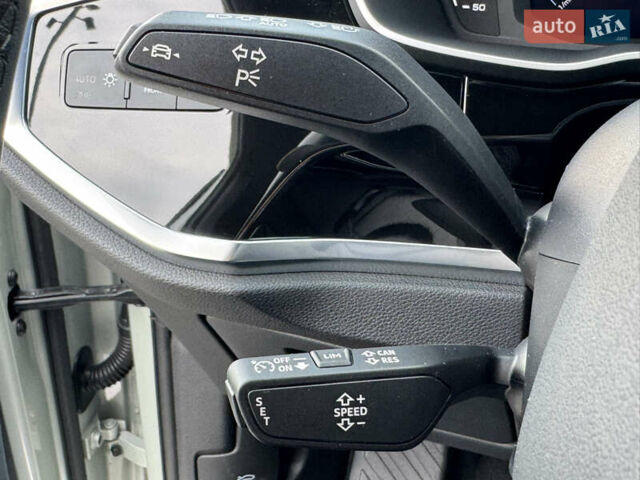 Сірий Ауді Q3 Sportback, об'ємом двигуна 1.5 л та пробігом 23 тис. км за 41900 $, фото 54 на Automoto.ua