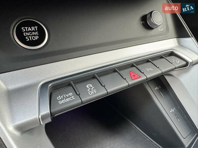 Сірий Ауді Q3 Sportback, об'ємом двигуна 1.5 л та пробігом 23 тис. км за 41900 $, фото 27 на Automoto.ua