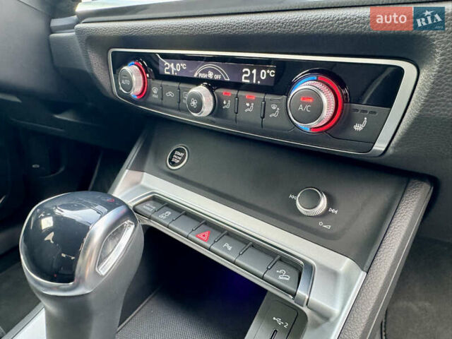 Сірий Ауді Q3 Sportback, об'ємом двигуна 1.5 л та пробігом 23 тис. км за 41900 $, фото 51 на Automoto.ua