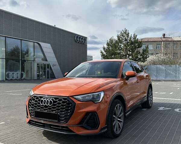 Оранжевый Ауди Q3 Sportback, объемом двигателя 2 л и пробегом 43 тыс. км за 42900 $, фото 2 на Automoto.ua