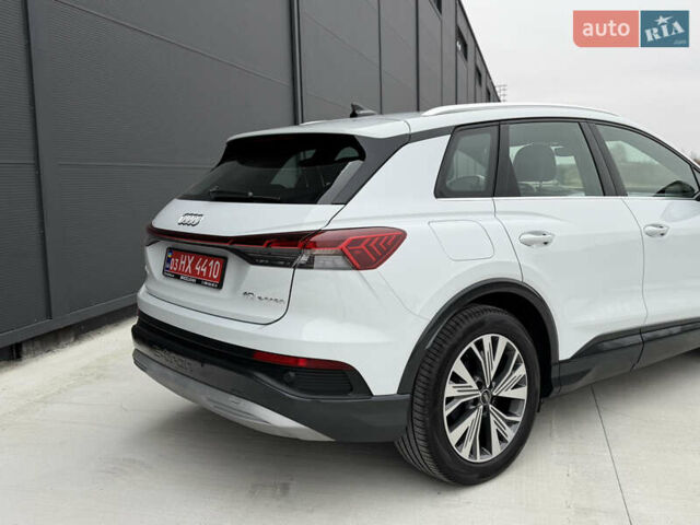 Белый Ауди Q4 e-tron, объемом двигателя 0 л и пробегом 150 тыс. км за 24200 $, фото 19 на Automoto.ua