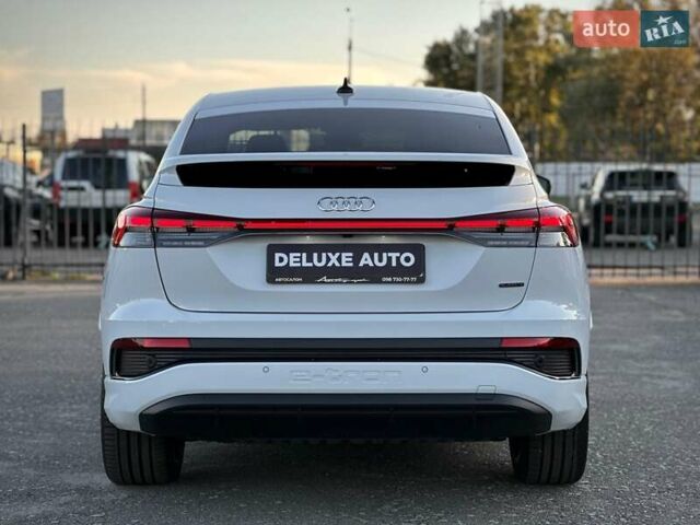 Белый Ауди Q4 e-tron, объемом двигателя 0 л и пробегом 60 тыс. км за 39900 $, фото 20 на Automoto.ua
