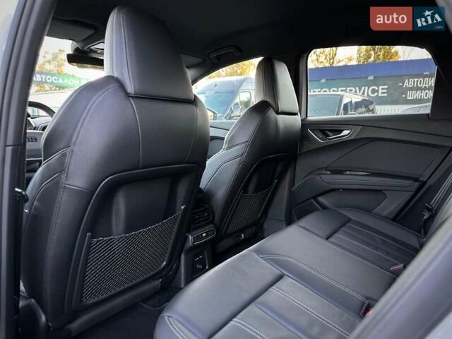 Белый Ауди Q4 e-tron, объемом двигателя 0 л и пробегом 60 тыс. км за 39900 $, фото 80 на Automoto.ua
