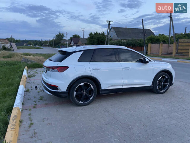 Белый Ауди Q4 e-tron, объемом двигателя 0 л и пробегом 38 тыс. км за 32500 $, фото 3 на Automoto.ua