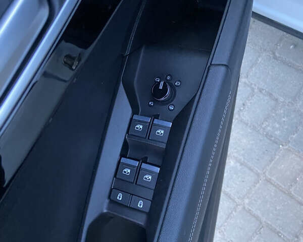 Белый Ауди Q4 e-tron, объемом двигателя 0 л и пробегом 38 тыс. км за 32500 $, фото 18 на Automoto.ua
