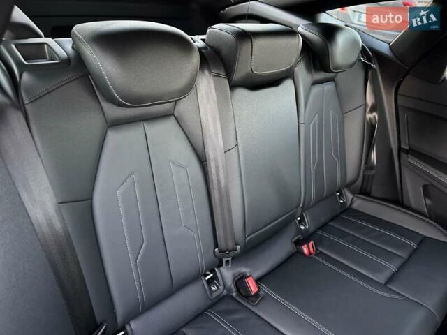 Белый Ауди Q4 e-tron, объемом двигателя 0 л и пробегом 60 тыс. км за 39900 $, фото 62 на Automoto.ua