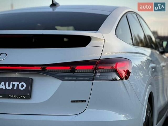 Белый Ауди Q4 e-tron, объемом двигателя 0 л и пробегом 60 тыс. км за 39900 $, фото 19 на Automoto.ua