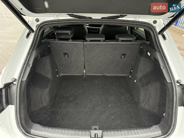 Белый Ауди Q4 e-tron, объемом двигателя 0 л и пробегом 101 тыс. км за 27800 $, фото 18 на Automoto.ua