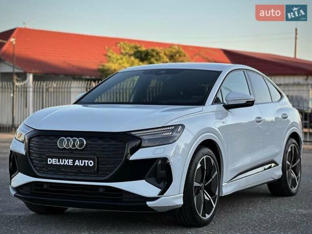 Белый Ауди Q4 e-tron, объемом двигателя 0 л и пробегом 60 тыс. км за 39900 $, фото 9 на Automoto.ua