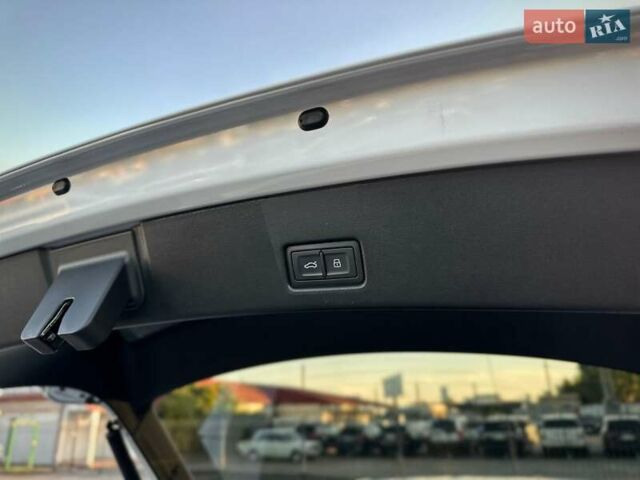 Белый Ауди Q4 e-tron, объемом двигателя 0 л и пробегом 60 тыс. км за 39900 $, фото 90 на Automoto.ua