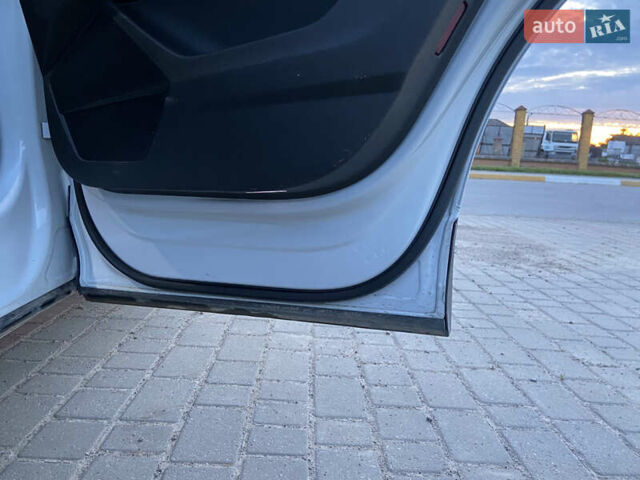Белый Ауди Q4 e-tron, объемом двигателя 0 л и пробегом 38 тыс. км за 32500 $, фото 9 на Automoto.ua
