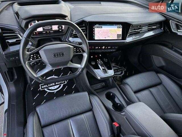 Белый Ауди Q4 e-tron, объемом двигателя 0 л и пробегом 60 тыс. км за 39900 $, фото 49 на Automoto.ua