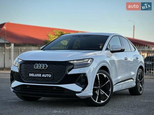 Белый Ауди Q4 e-tron, объемом двигателя 0 л и пробегом 60 тыс. км за 39900 $, фото 8 на Automoto.ua
