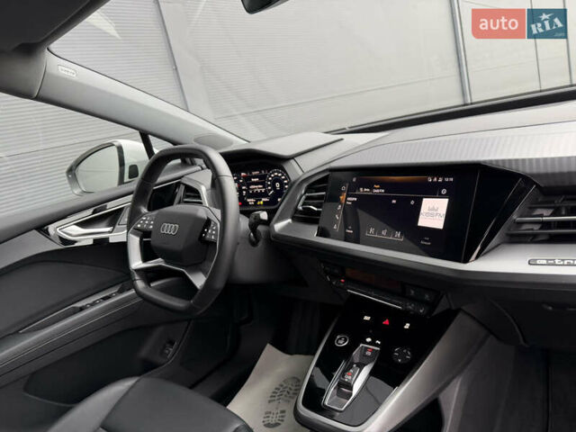 Белый Ауди Q4 e-tron, объемом двигателя 0 л и пробегом 150 тыс. км за 24200 $, фото 40 на Automoto.ua
